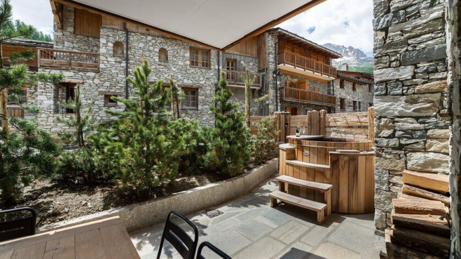 Apartment Tapia 1, Val d'Isere Exterior back.jpg