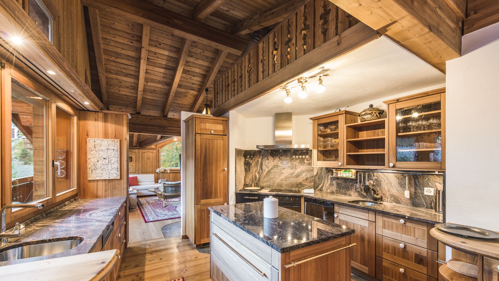 Luxury-Ski-Chalet-Zermatt-Chalet-Schipfa-Oxford-Ski-Kitchen.jpg