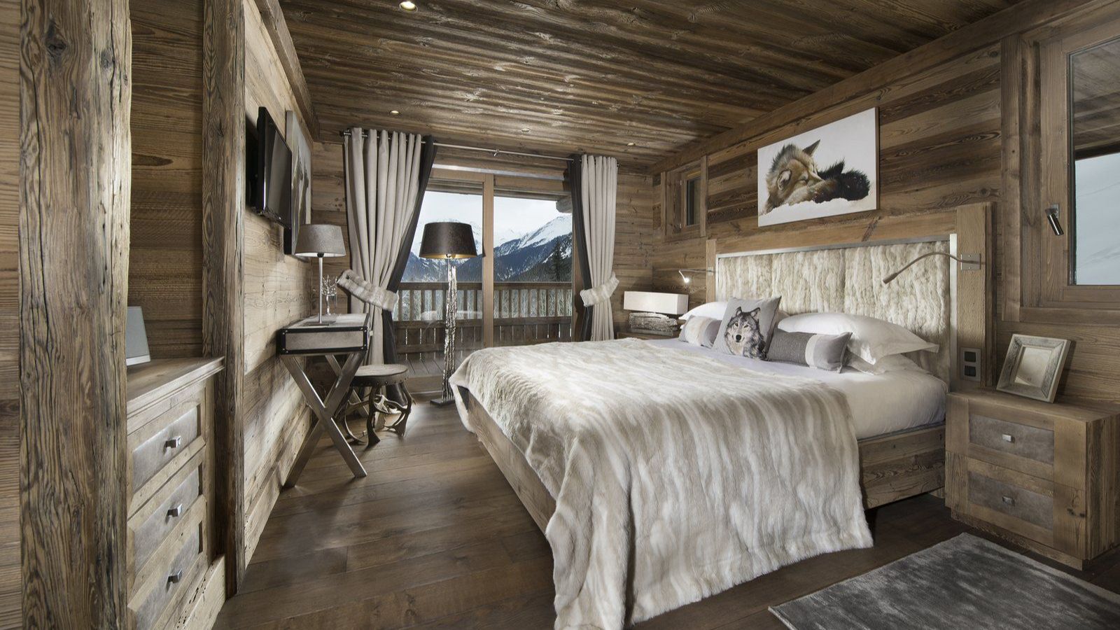 Luxury-Ski-Chalet-Courchevel-1550-Chalet-M-Oxford-Ski-Bedroom (2).jpg