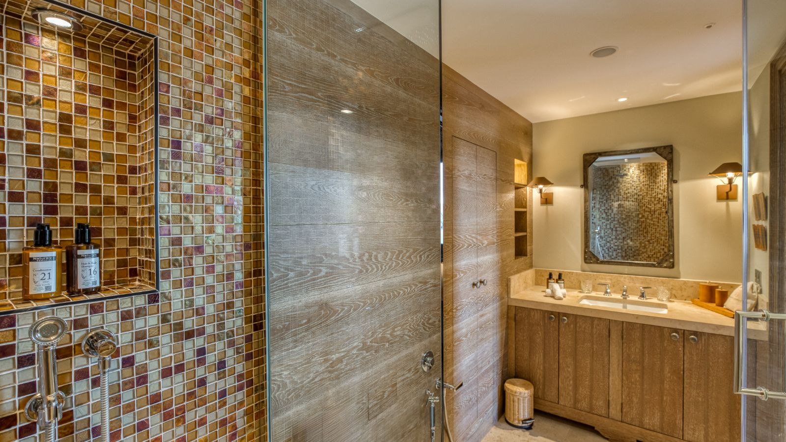 Chalet Shemshak Bathroom 1.jpg