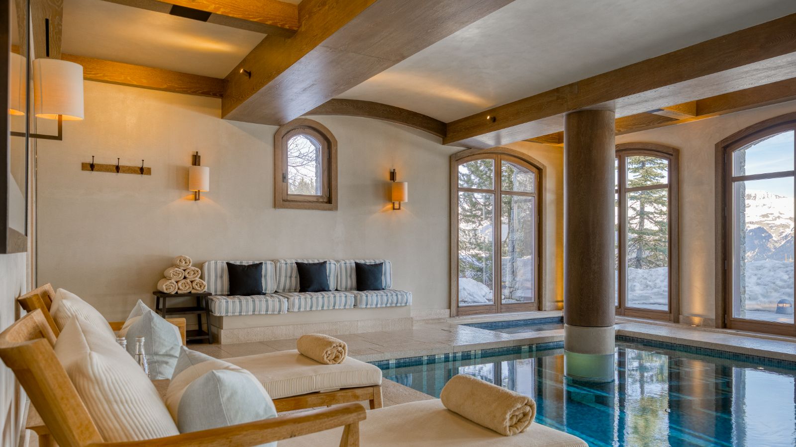 Chalet Shemshak Pool 2.jpg