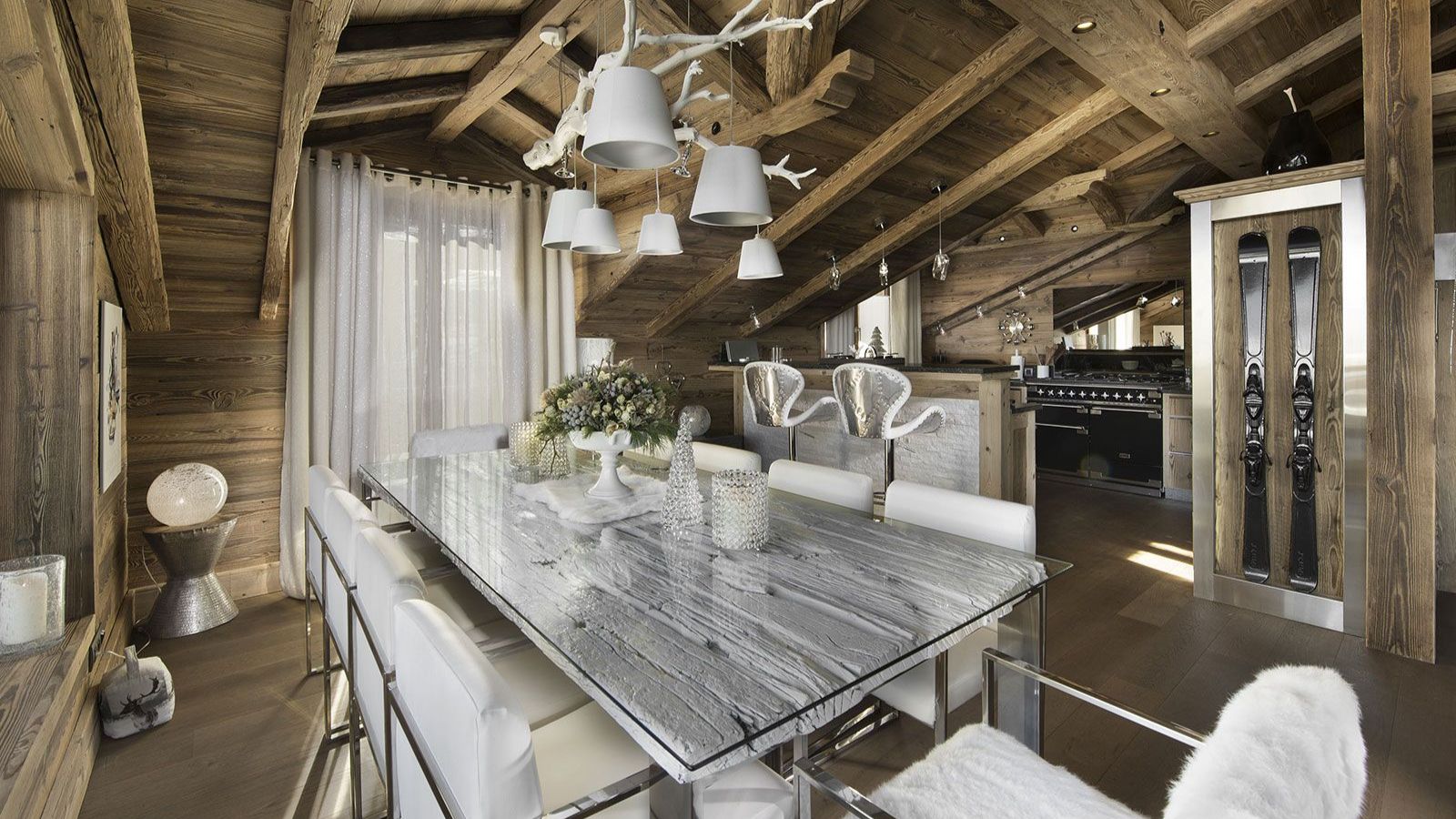 Luxury-Ski-Chalet-Courchevel-1550-Chalet-S-Oxford-Ski-Dining.jpg