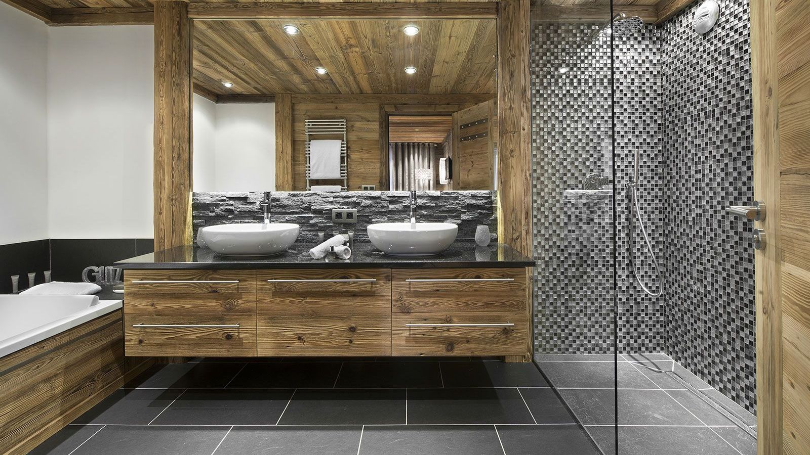 Luxury-Ski-Chalet-Courchevel-1550-Chalet-S-Oxford-Ski-Bathroom.jpg