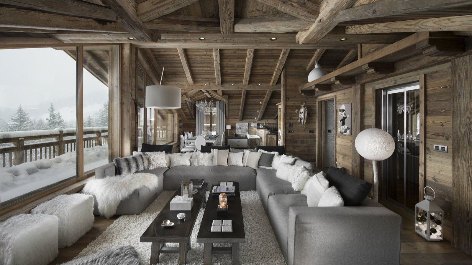 Luxury-Ski-Chalet-Courchevel-1550-Chalet-L'Or-Blanc-Oxford-Ski-Lounge.jpg