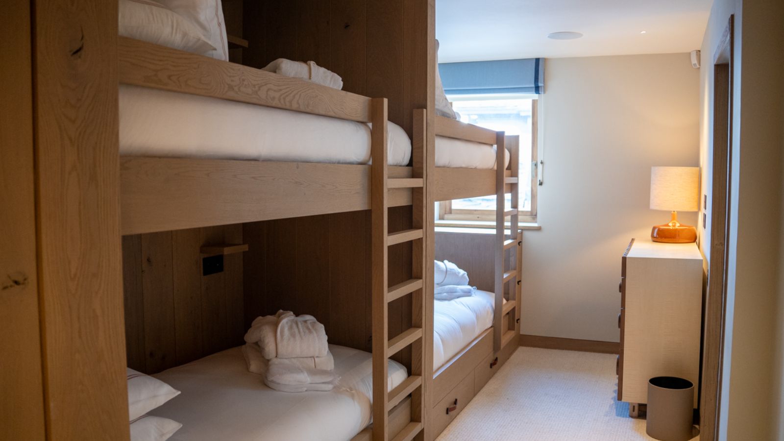 luxury-ski-chalet-val-disere-silverstone-4-oxford-ski-bunk.jpg