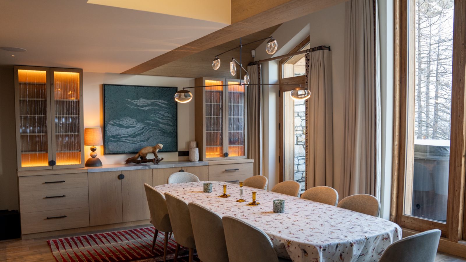 luxury-ski-chalet-val-disere-silverstone-4-oxford-ski-dining (2).jpg