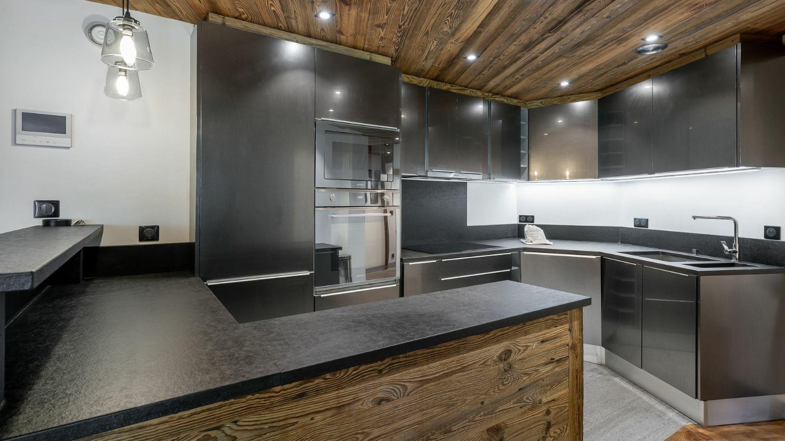 Apartment Savoie 22 Kitchen.jpg