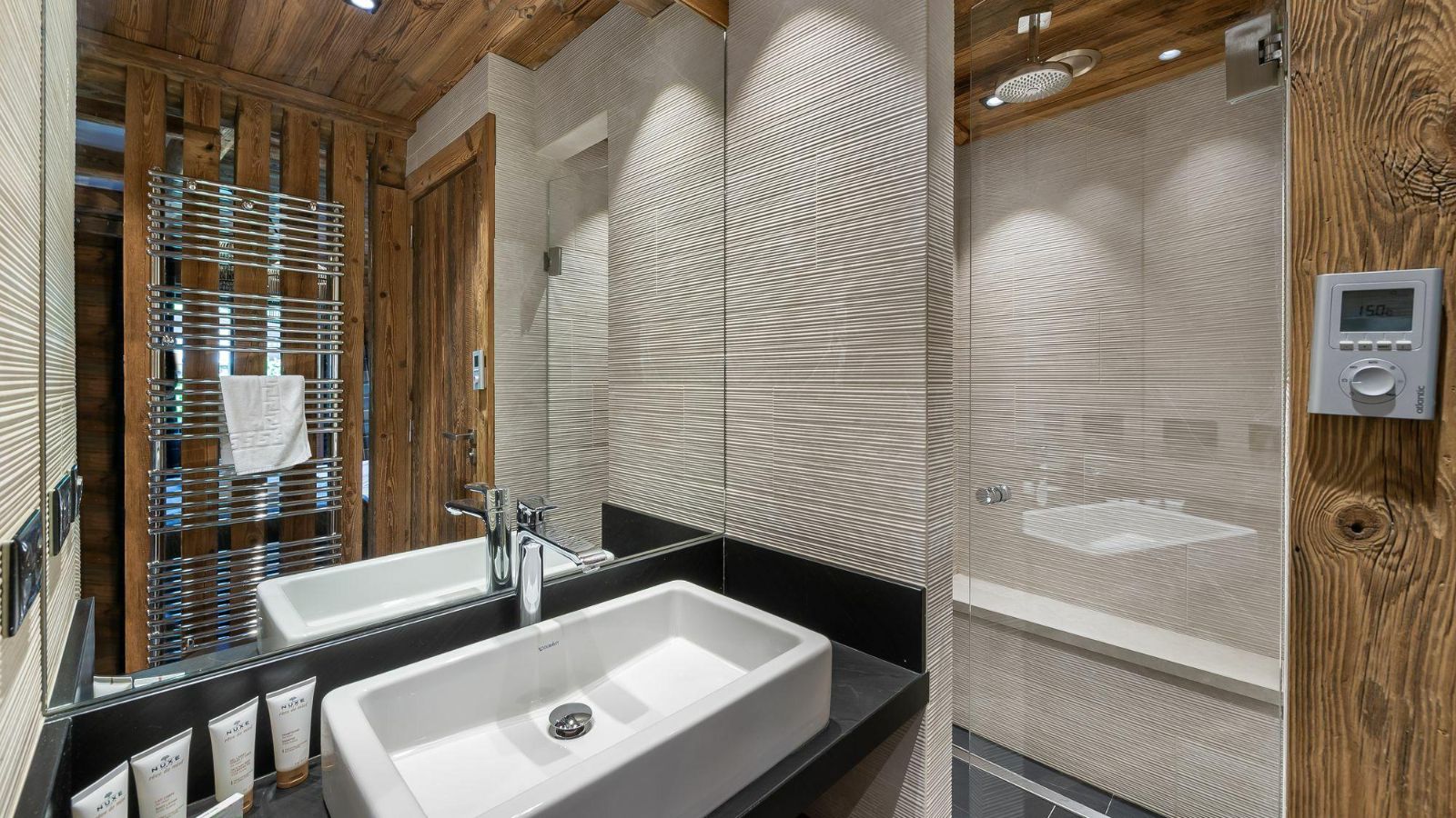 Apartment Savoie 22 Bathroom 1.jpg