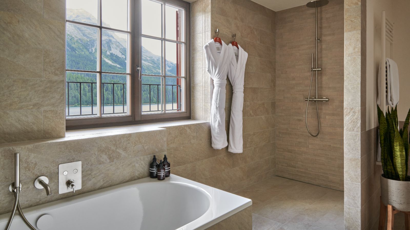 24-Luxury-Ski-Hotel-St-Moritz-Grace-Oxford-Ski-Bathroom.jpg