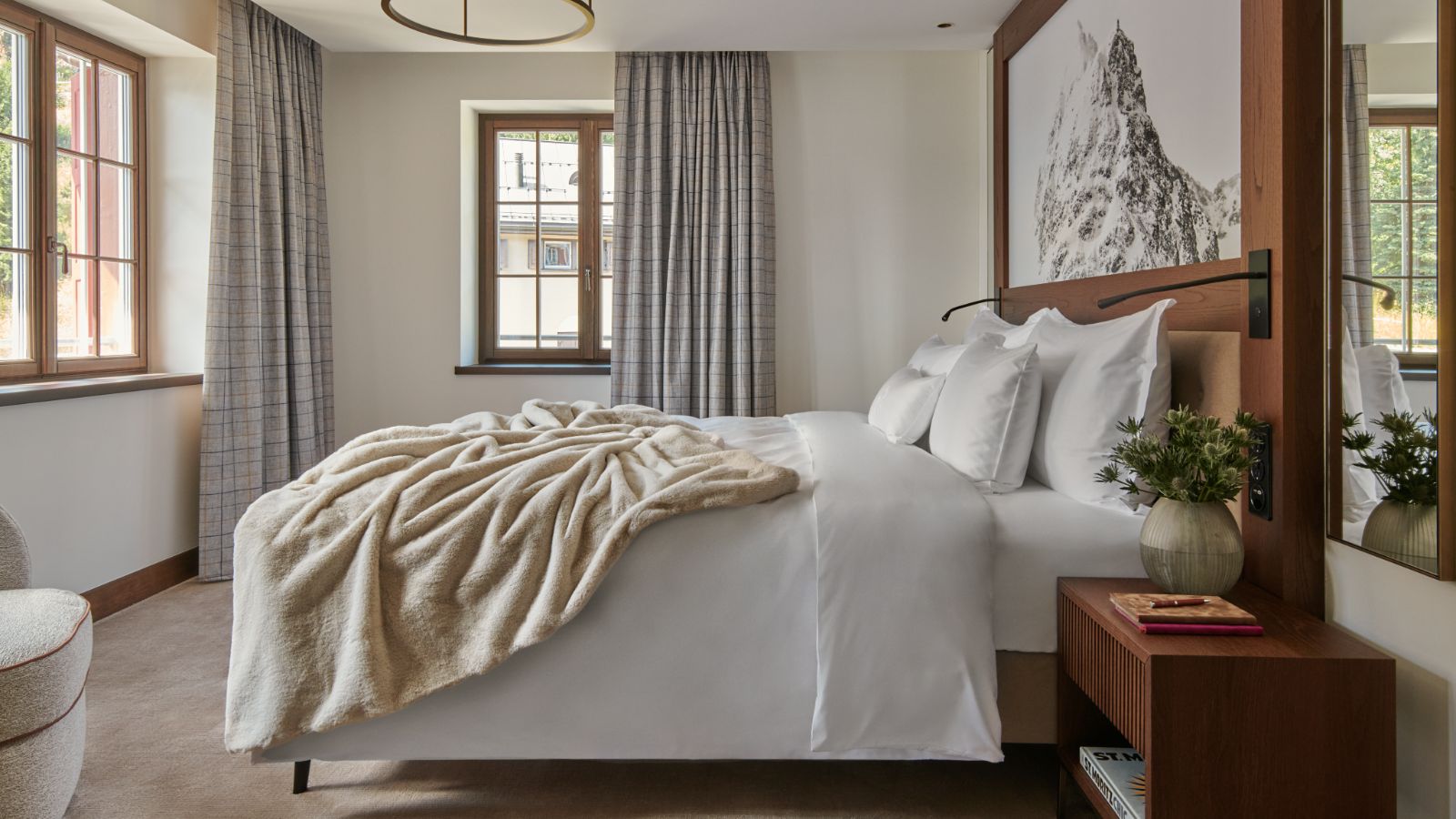 22-Luxury-Ski-Hotel-St-Moritz-Grace-Oxford-Ski-Bedroom (32).jpg