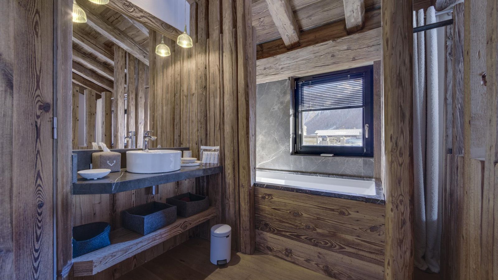 Luxury Ski Apartment- Penthouse Artemis bathroom 8- Oxford Ski.jpg