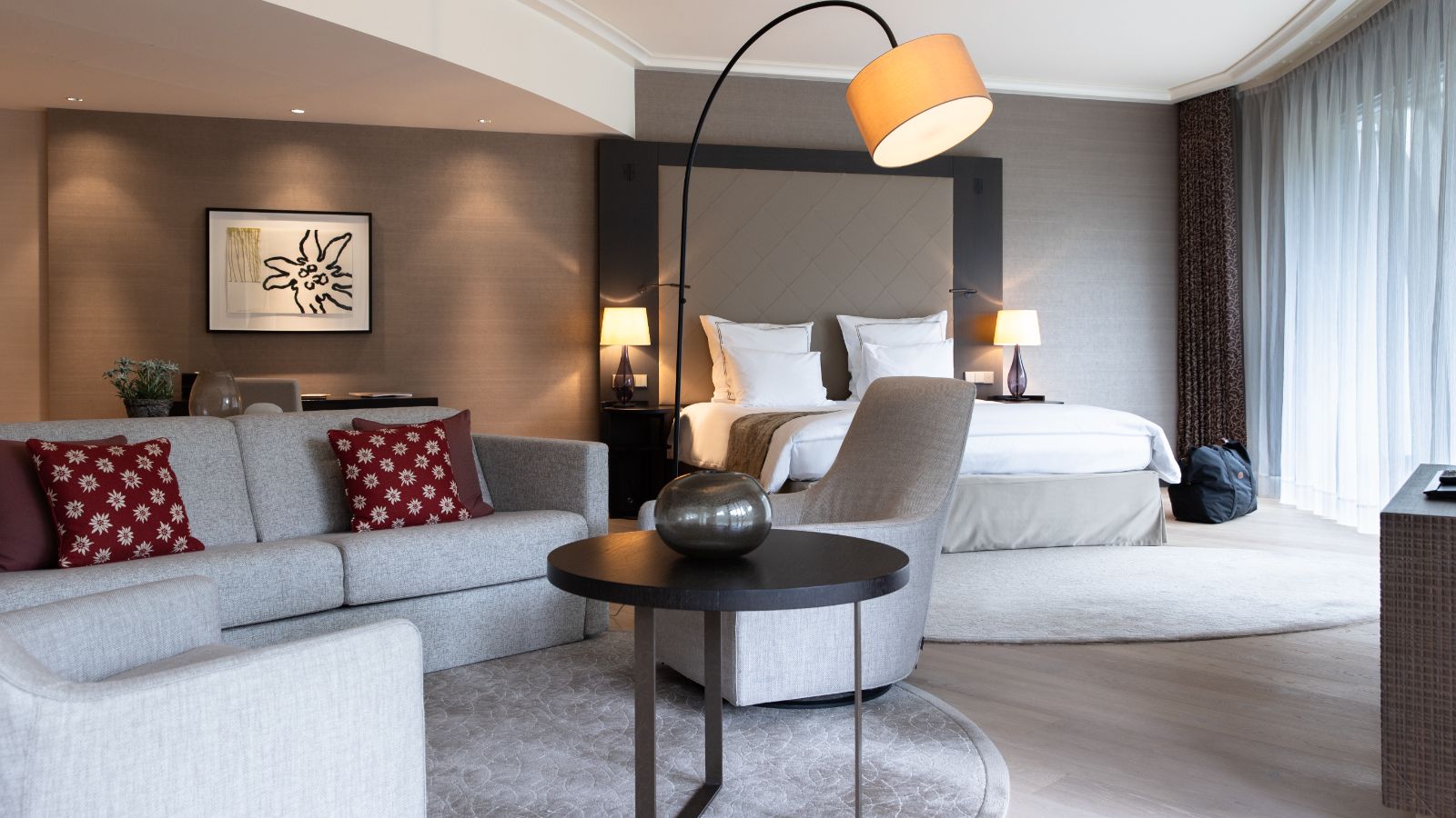 Luxury-Ski-Hotel-Davos-Alpen-Gold-Oxford-Ski-Bedroom (14).jpg