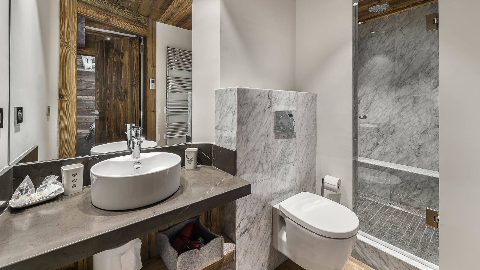 Luxury-Ski-Chalet-Val d'Isere-Apartment-Savoie 42-Oxford-Ski-Bathroom 3.jpg