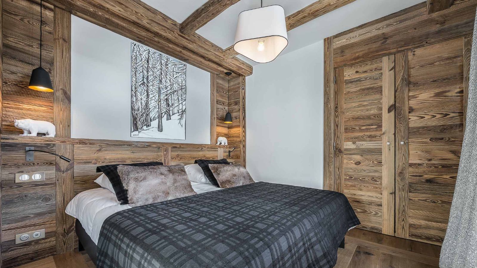 Luxury-Ski-Chalet-Val d'Isere-Apartment-Savoie 42-Oxford-Ski-Bedroom 3.jpg