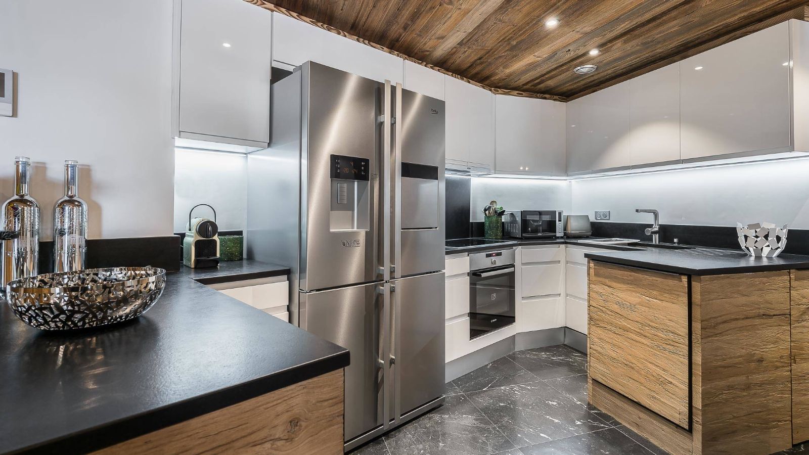 Luxury-Ski-Chalet-Val d'Isere-Apartment-Savoie 42-Oxford-Ski-Kitchen.jpg
