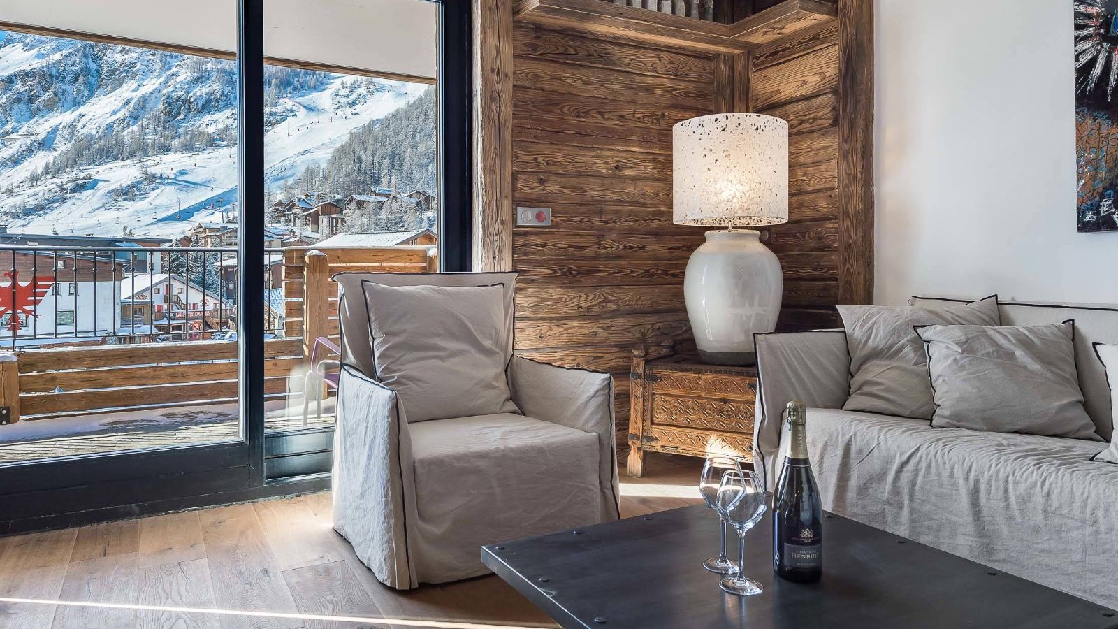 Luxury-Ski-Chalet-Val d'Isere-Apartment-Savoie 42-Oxford-Ski-Lounge.jpg