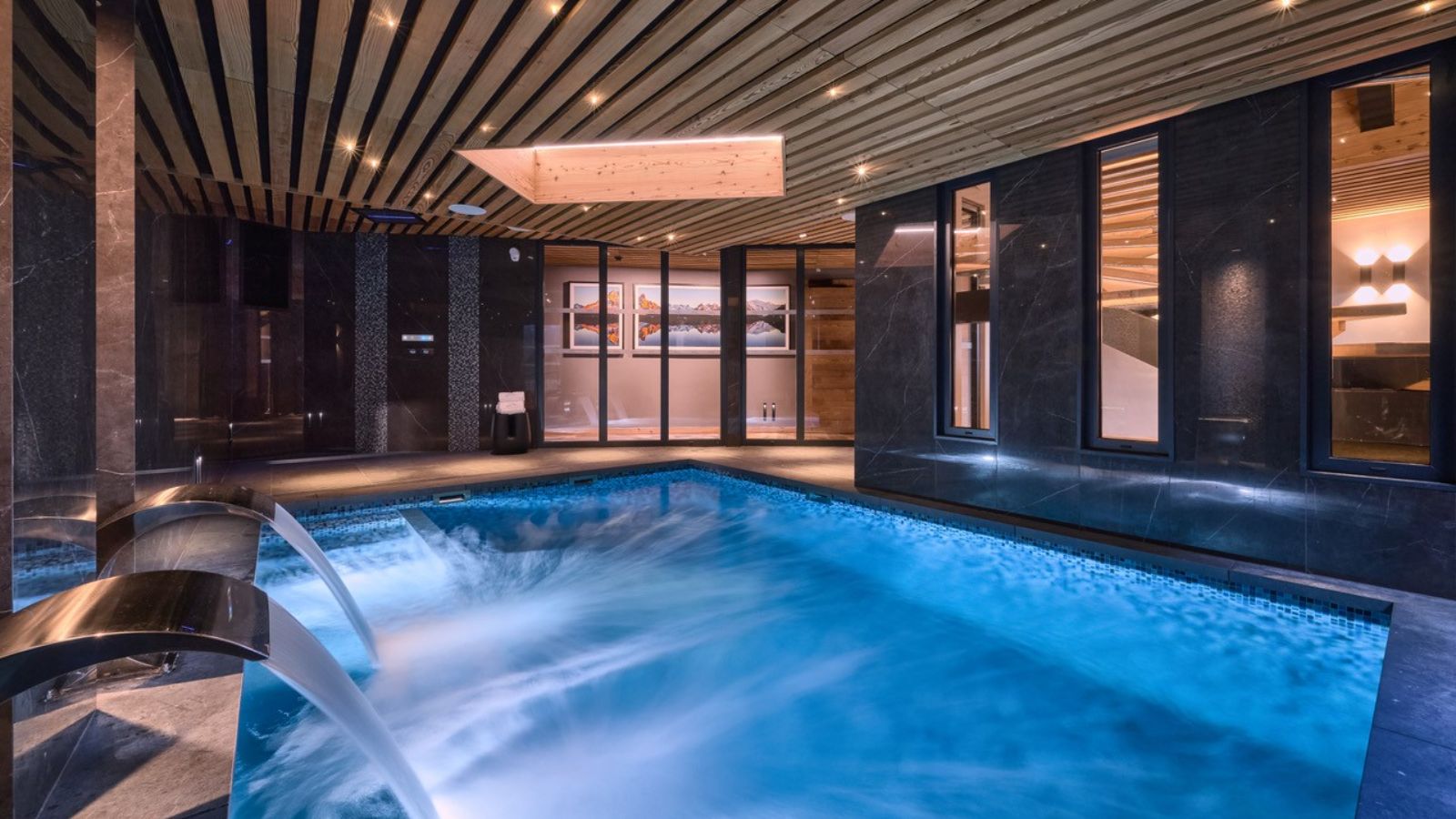 Chalet Hotel Blythe- Pool- Oxford Ski.jpg