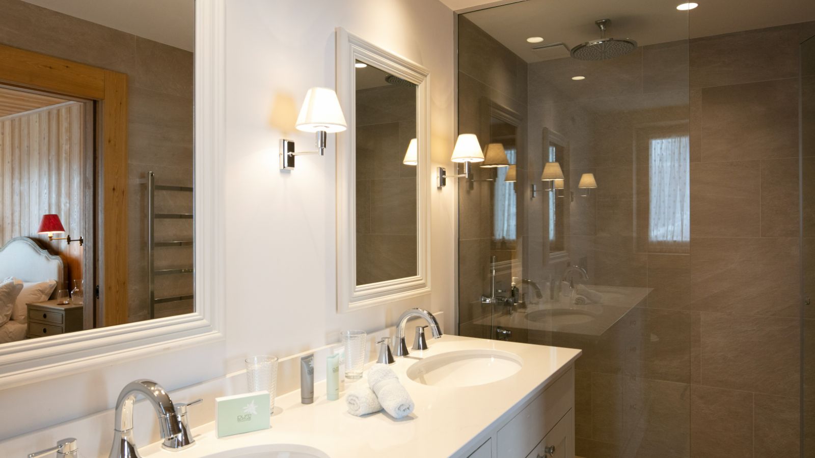 Les Chalet des Ors- Bathroom 4- Oxford Ski.jpg