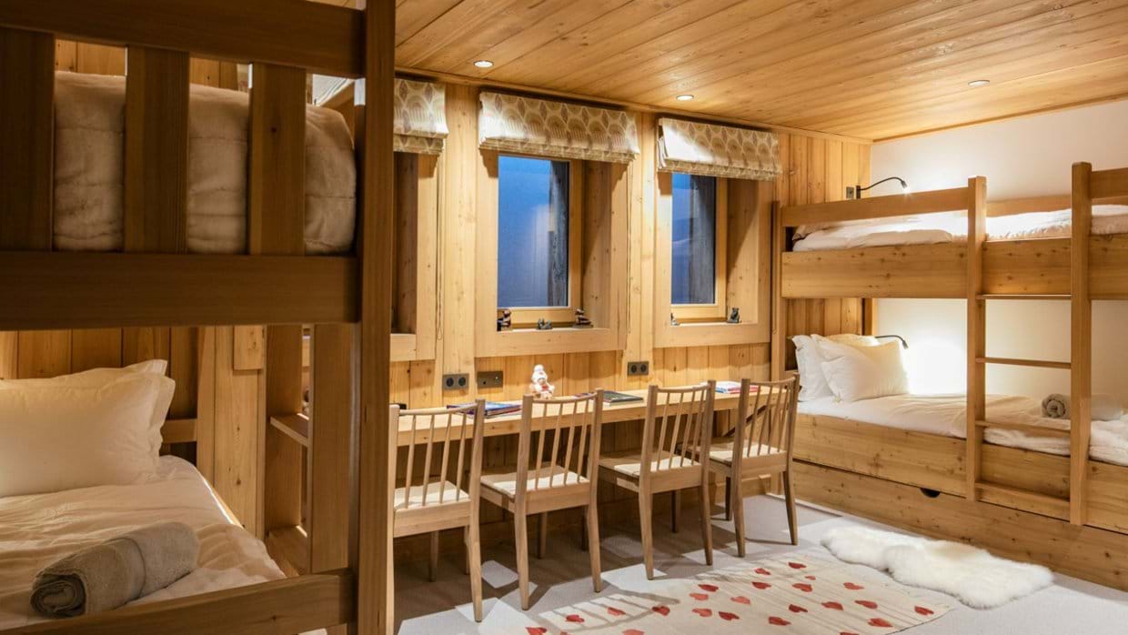 Les Chalet des Ors- Bunk room- Oxford Ski.jpg