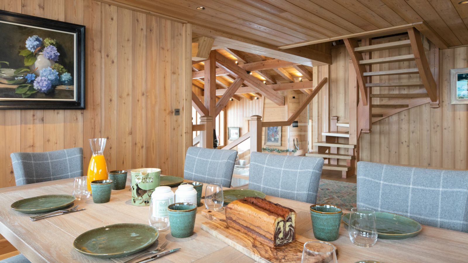 Les Chalet des Ors- Dining room- Oxford Ski.jpg