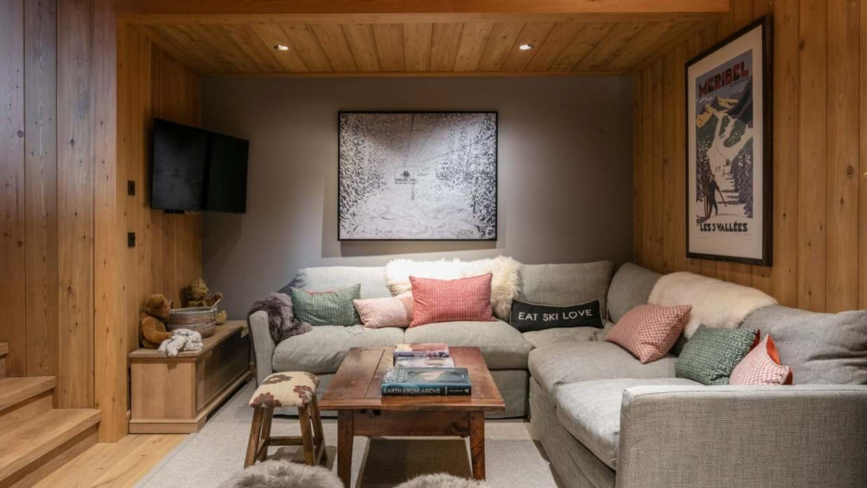 Les Chalet des Ors- Snug room- Oxford Ski.jpg