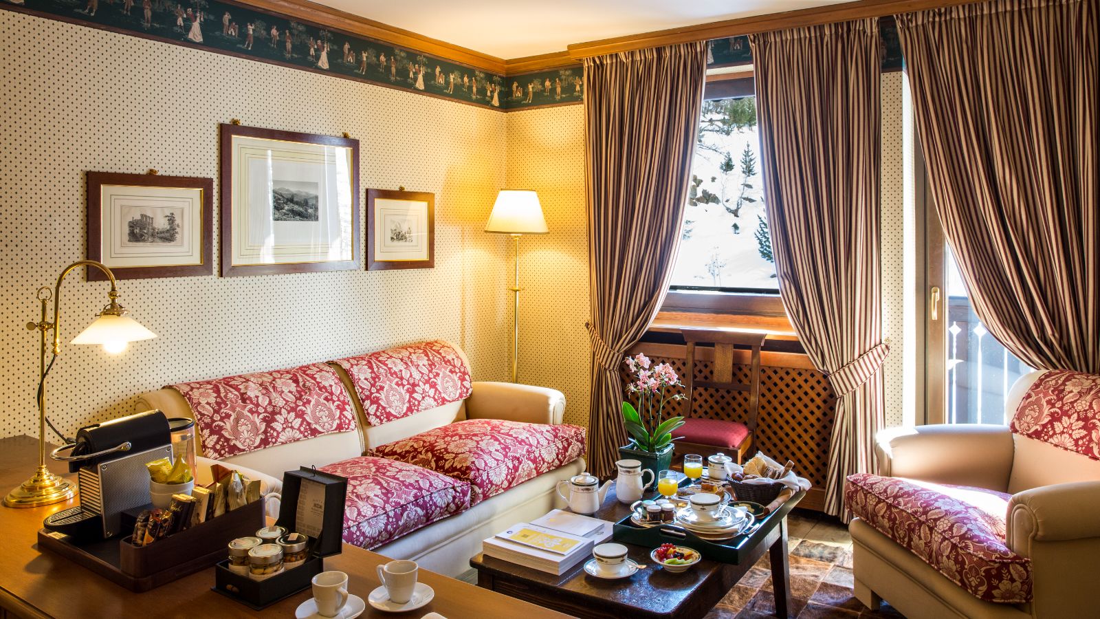 Luxury-Ski-Hotel-Cervinia-Hermitage-Hotel-Oxford-Ski-Suite (6).jpg