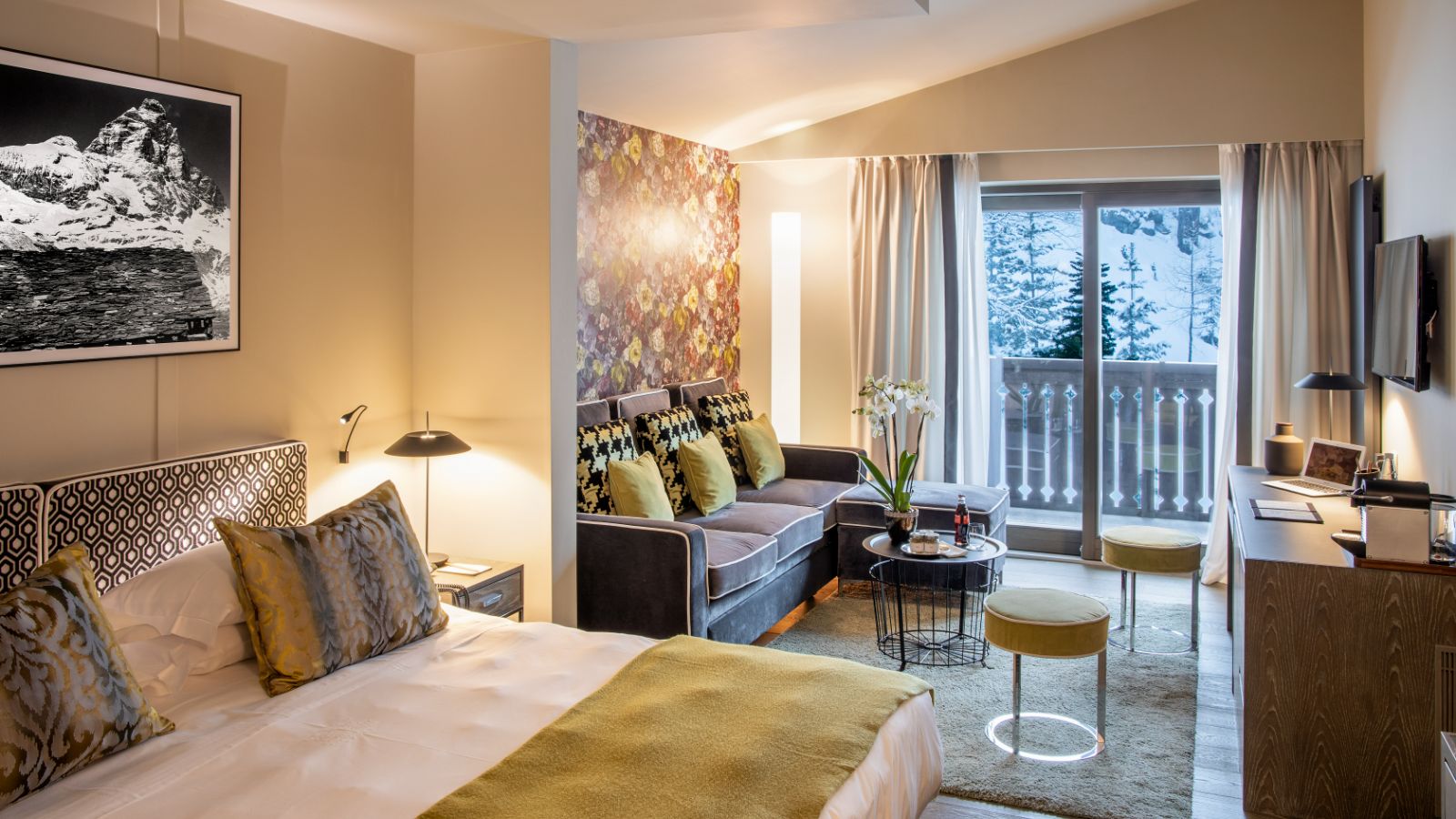 Luxury-Ski-Hotel-Cervinia-Hermitage-Hotel-Oxford-Ski-Suite (9).jpg