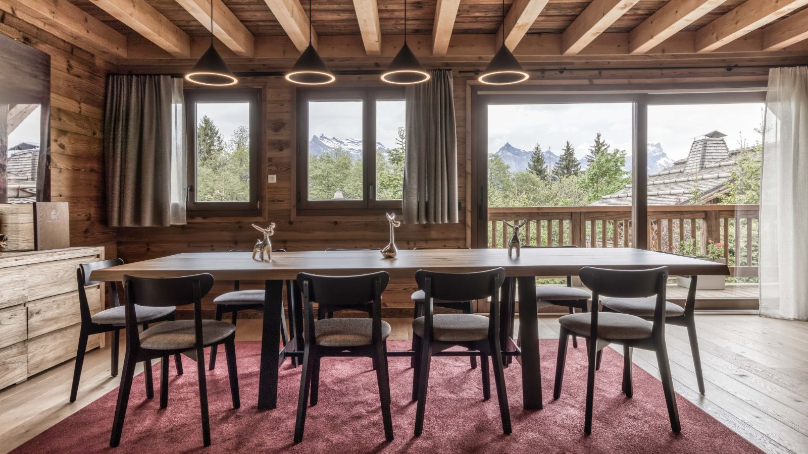 Luxury-Ski-Chalet-Megeve-Chalet Grey Fox-Dining table-Oxford Ski.jpg
