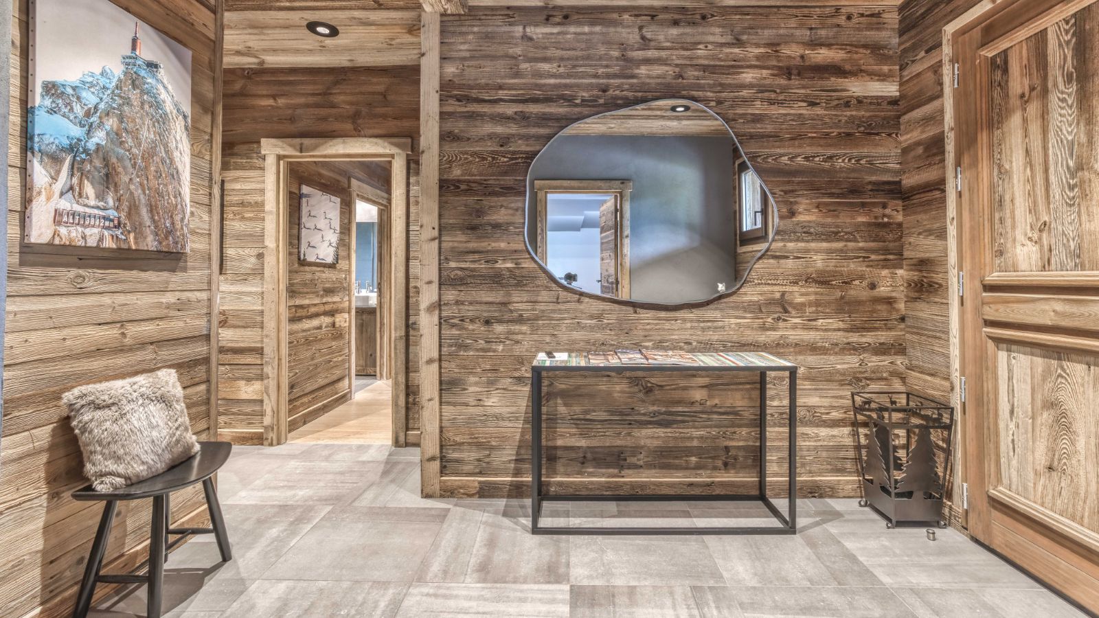 Luxury-Ski-Chalet-Megeve-Chalet Grey Fox-Enterance-Oxford Ski.jpg