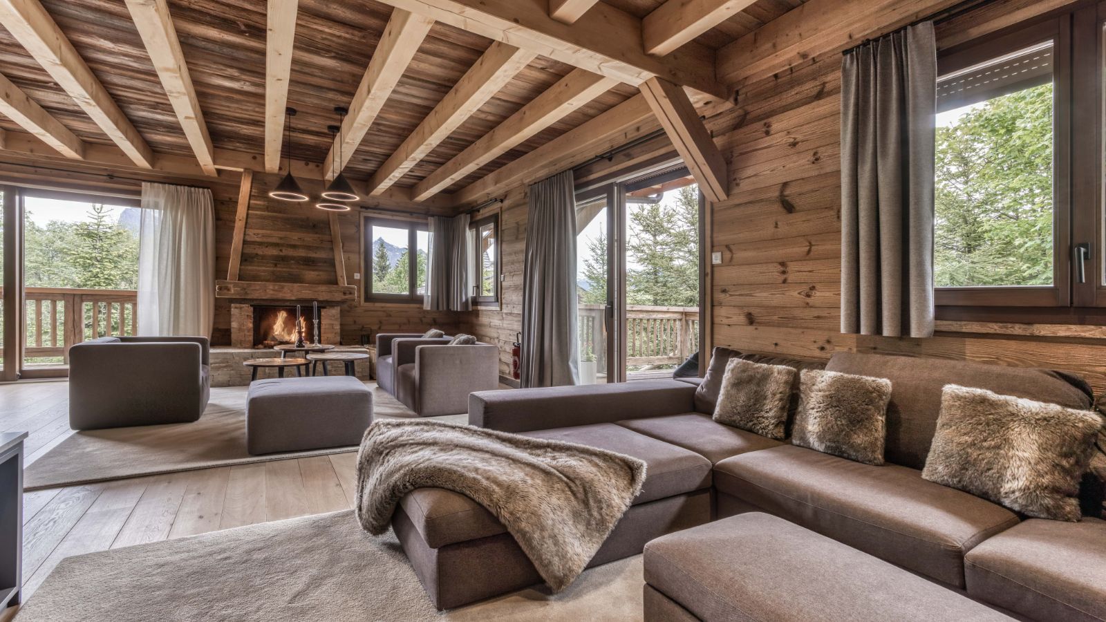 Luxury-Ski-Chalet-Megeve-Chalet Grey Fox-Main living room-Oxford Ski.jpg