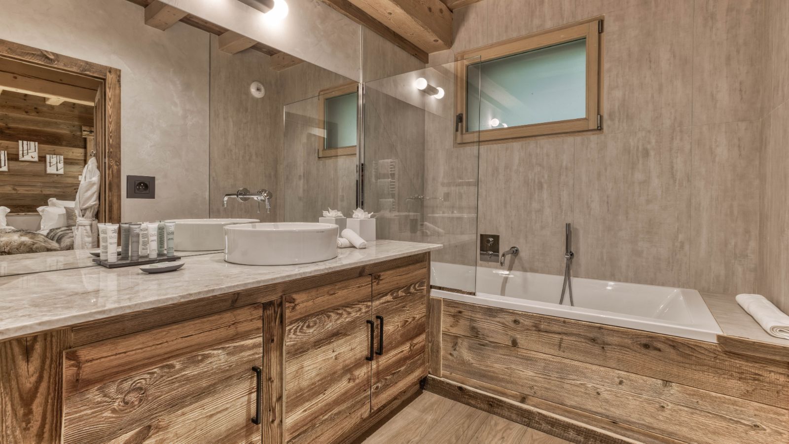Luxury-Ski-Chalet-Megeve-Chalet White Fox-Bathroom 4-Oxford Ski.jpg