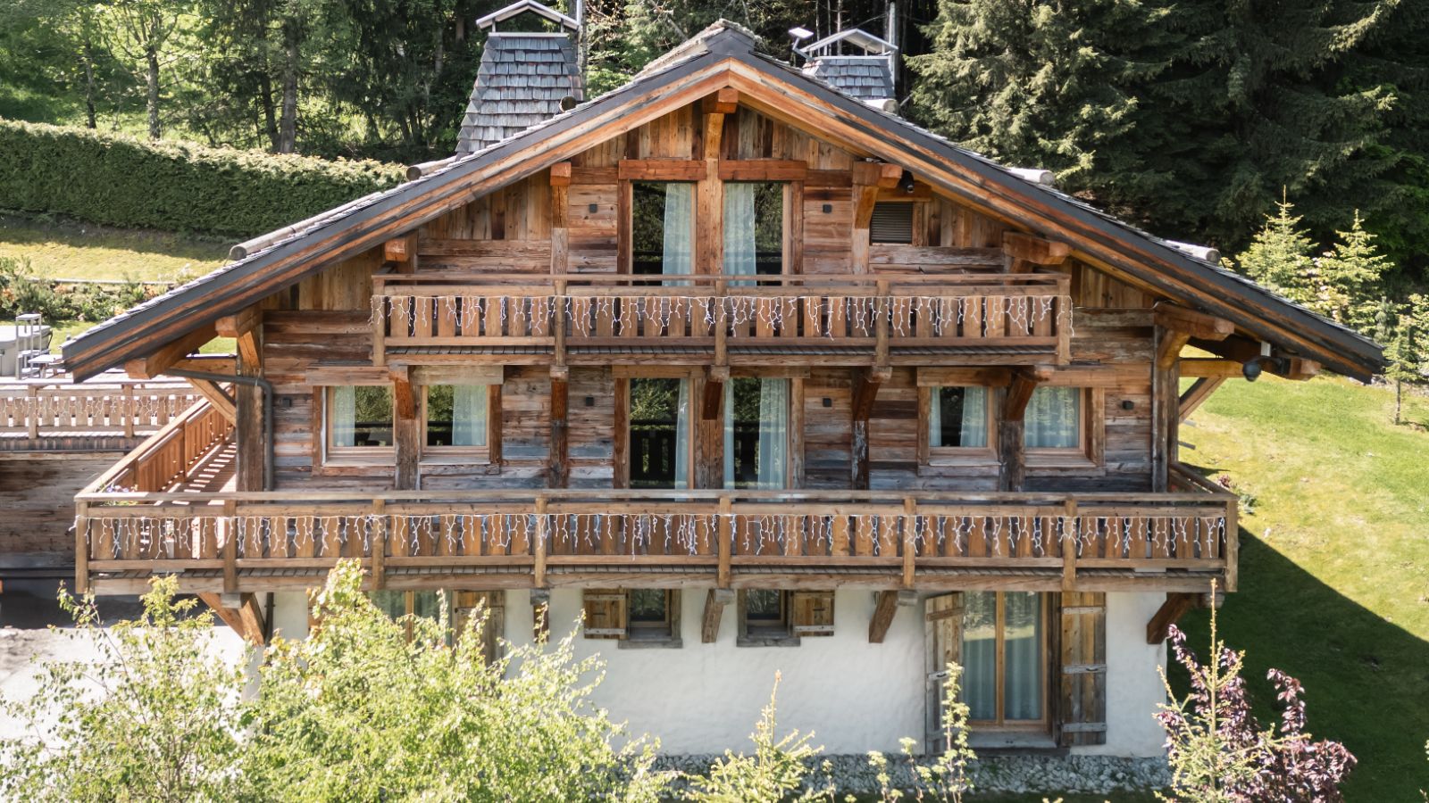 Luxury-Ski-Chalet-Megeve-Chalet White Fox-Exterior-Oxford Ski.jpg