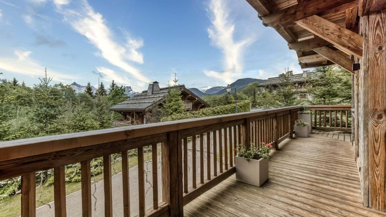 Luxury-Ski-Chalet-Megeve-Chalet White Fox-Terrace-Oxford Ski.jpg