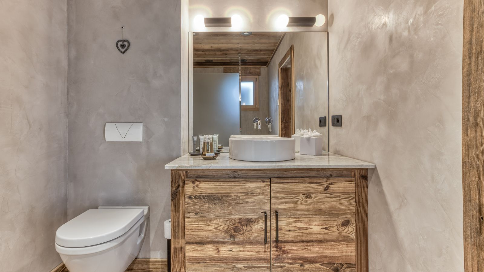 Luxury-Ski-Chalet-Megeve-Chalet White Fox-Bathroom 2-Oxford Ski.jpg