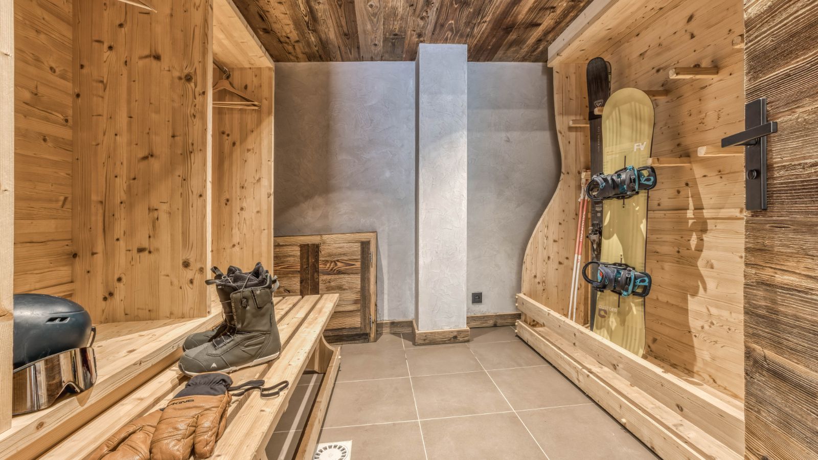 Luxury-Ski-Chalet-Megeve-Chalet Red Fox-Ski room-Oxford Ski.jpg