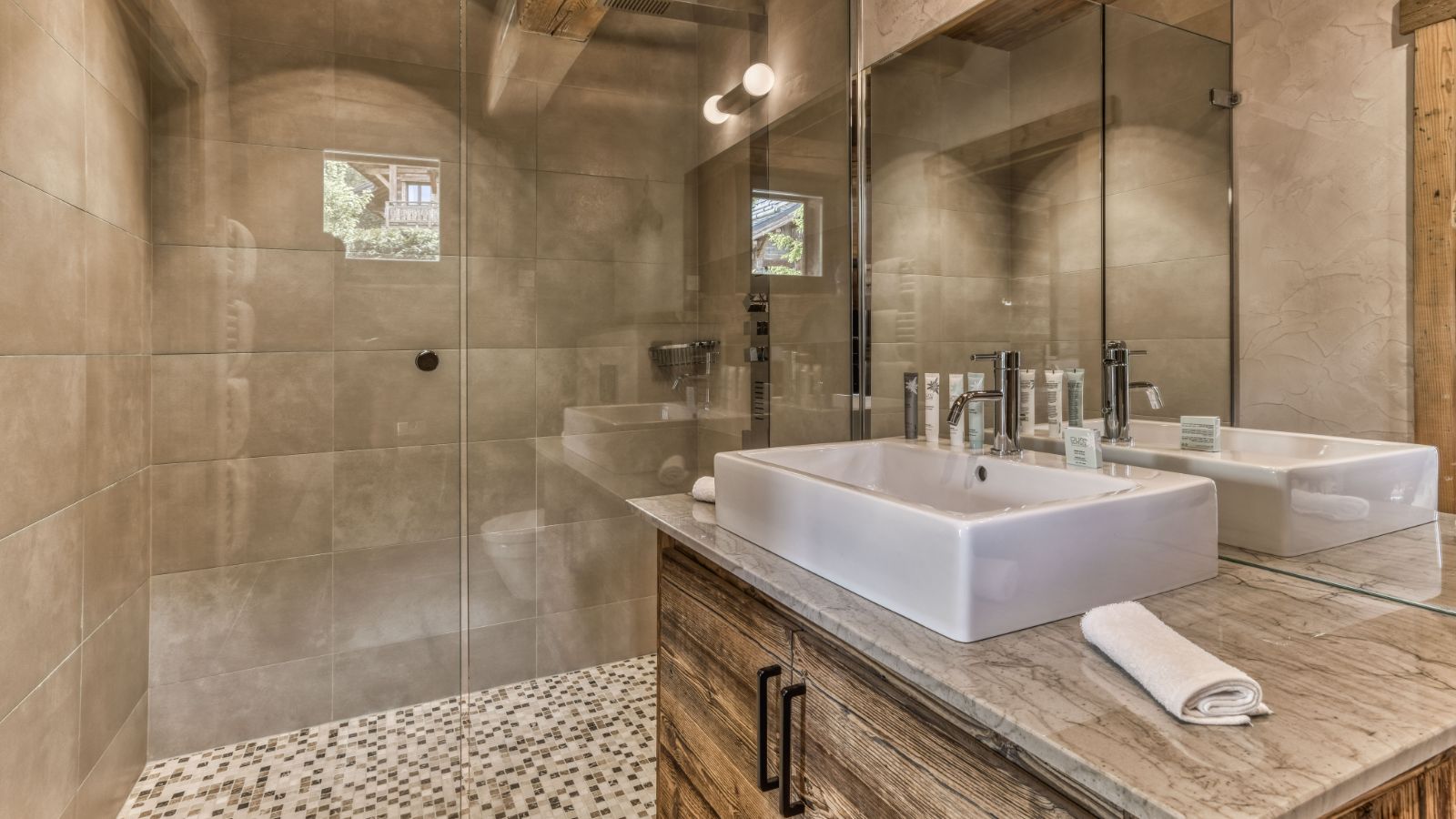 Luxury-Ski-Chalet-Megeve-Chalet Red Fox-Bathroom 4-Oxford Ski.jpg