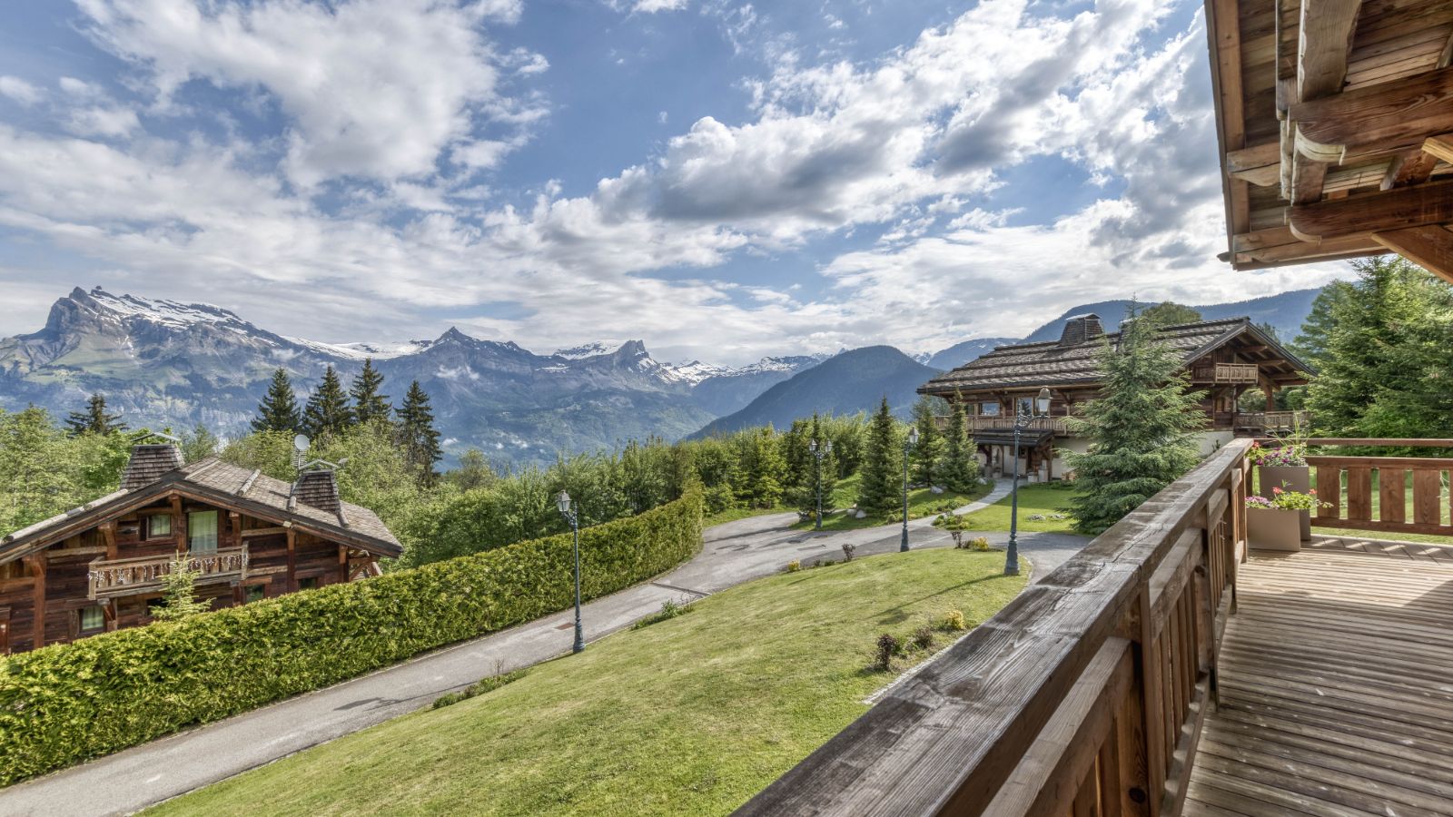 Luxury-Ski-Chalet-Megeve-Chalet Silver Fox-Terrace-Oxford Ski.jpg