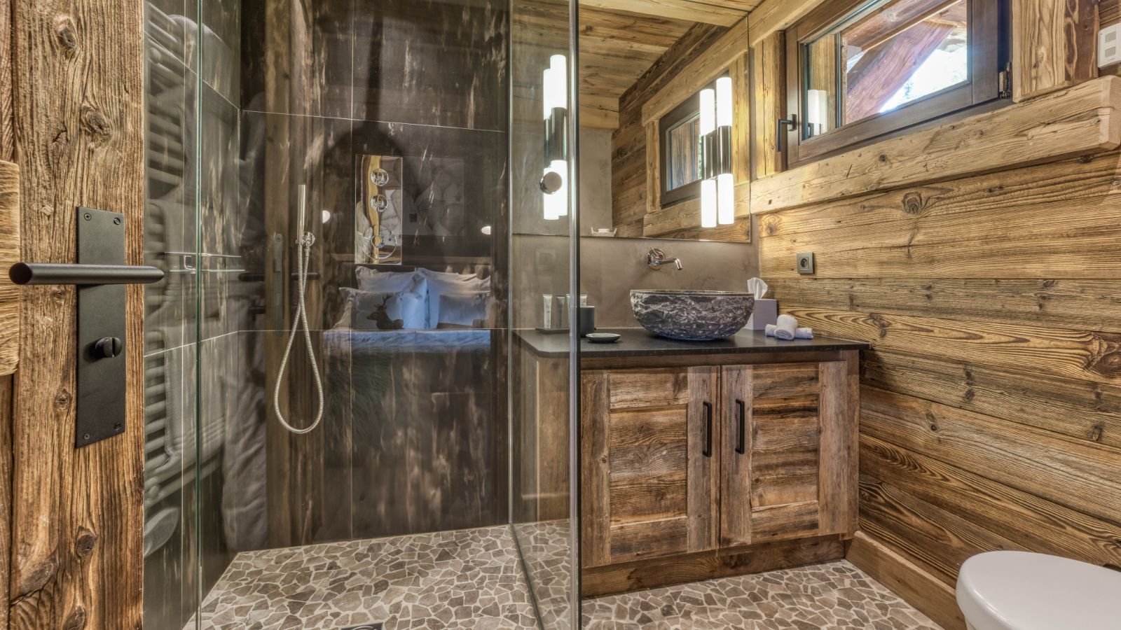 Luxury-Ski-Chalet-Megeve-Chalet Silver Fox-Bathroom 4-Oxford Ski.jpg