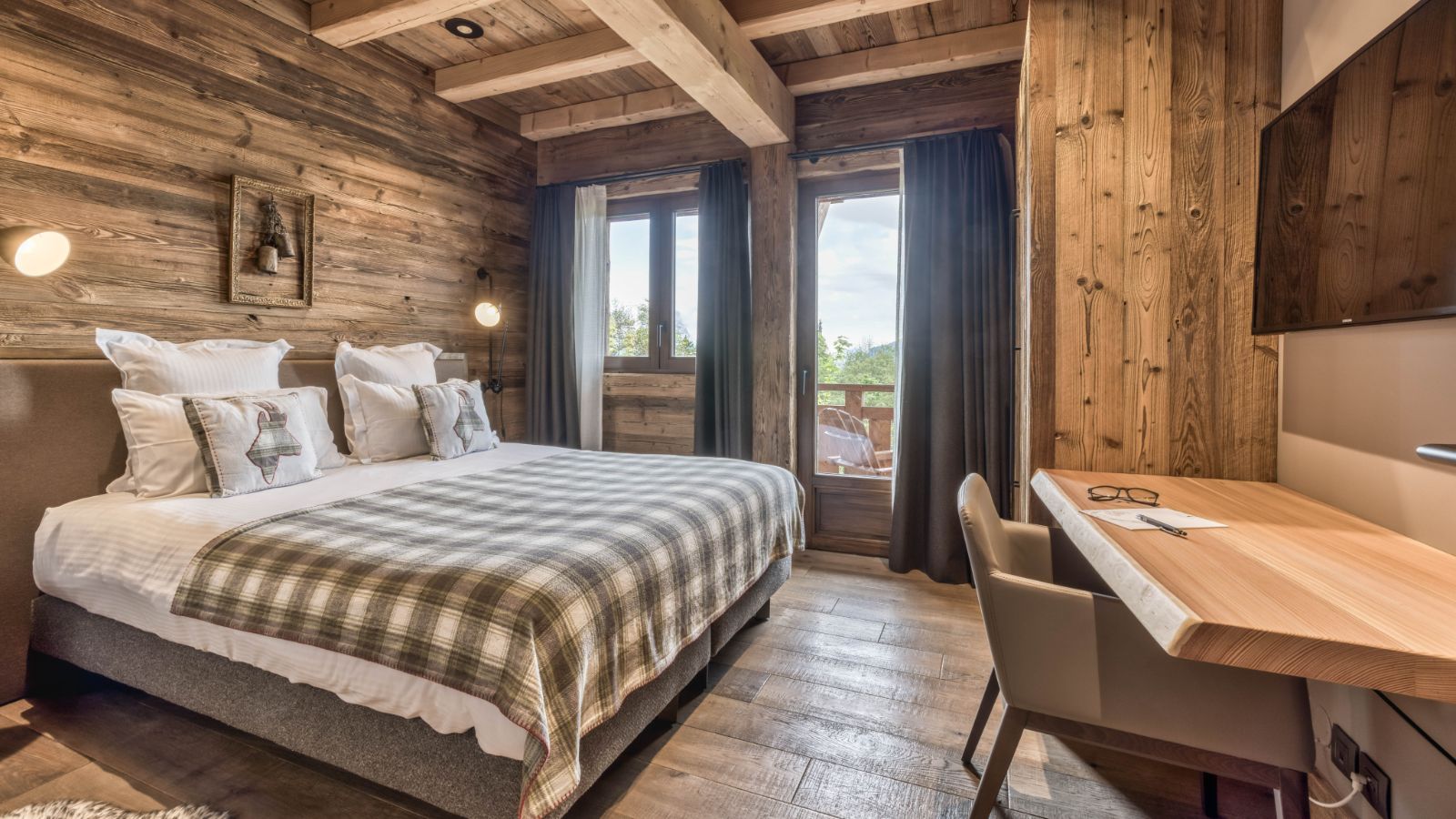 Luxury-Ski-Chalet-Megeve-Chalet Silver Fox-Bedroom 4-Oxford Ski.jpg