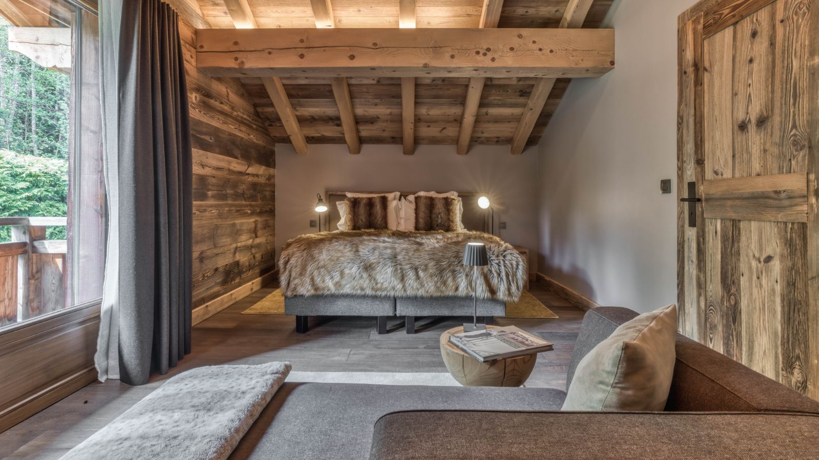 Luxury-Ski-Chalet-Megeve-Chalet Silver Fox-Bedroom 8-Oxford Ski.jpg