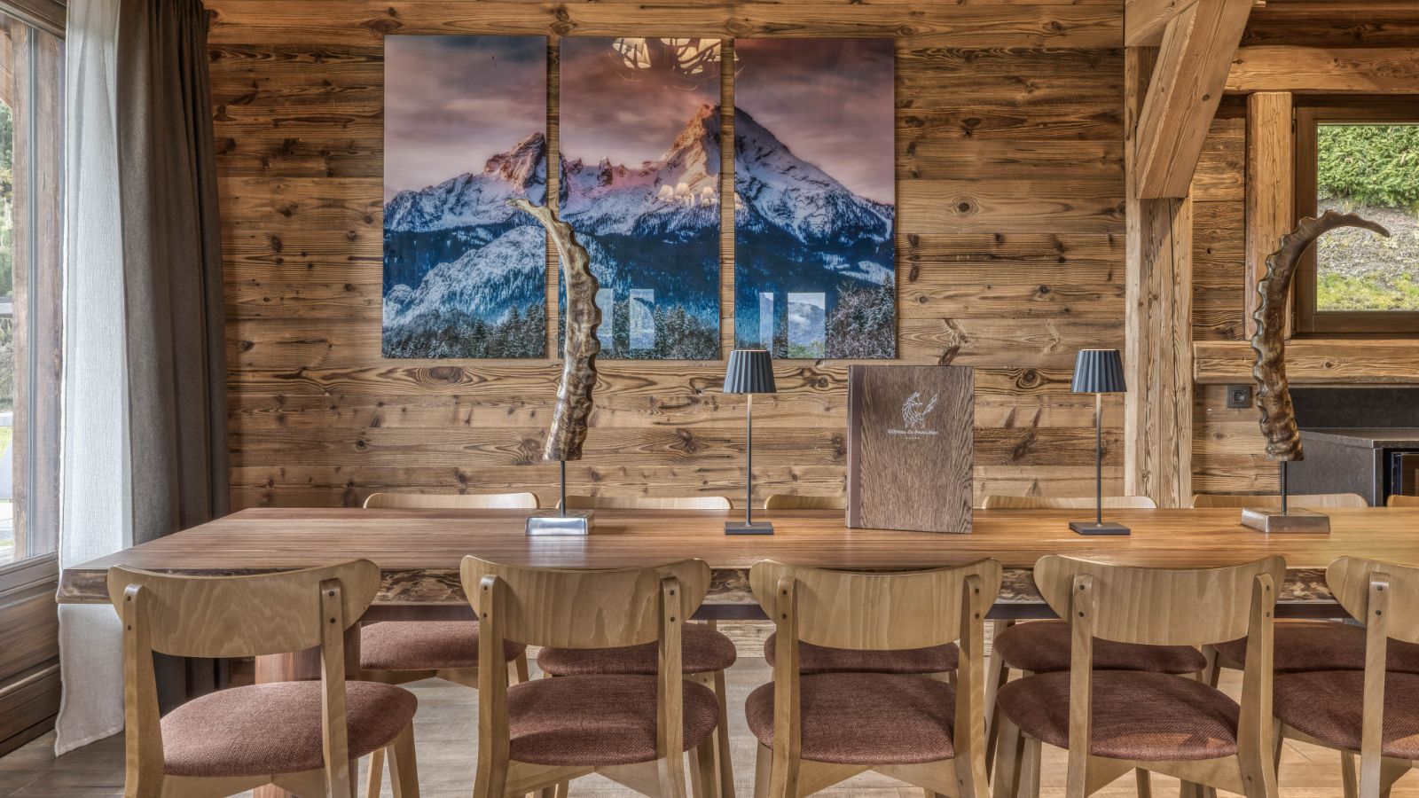 Luxury-Ski-Chalet-Megeve-Chalet Silver Fox-Dining area-Oxford Ski.jpg