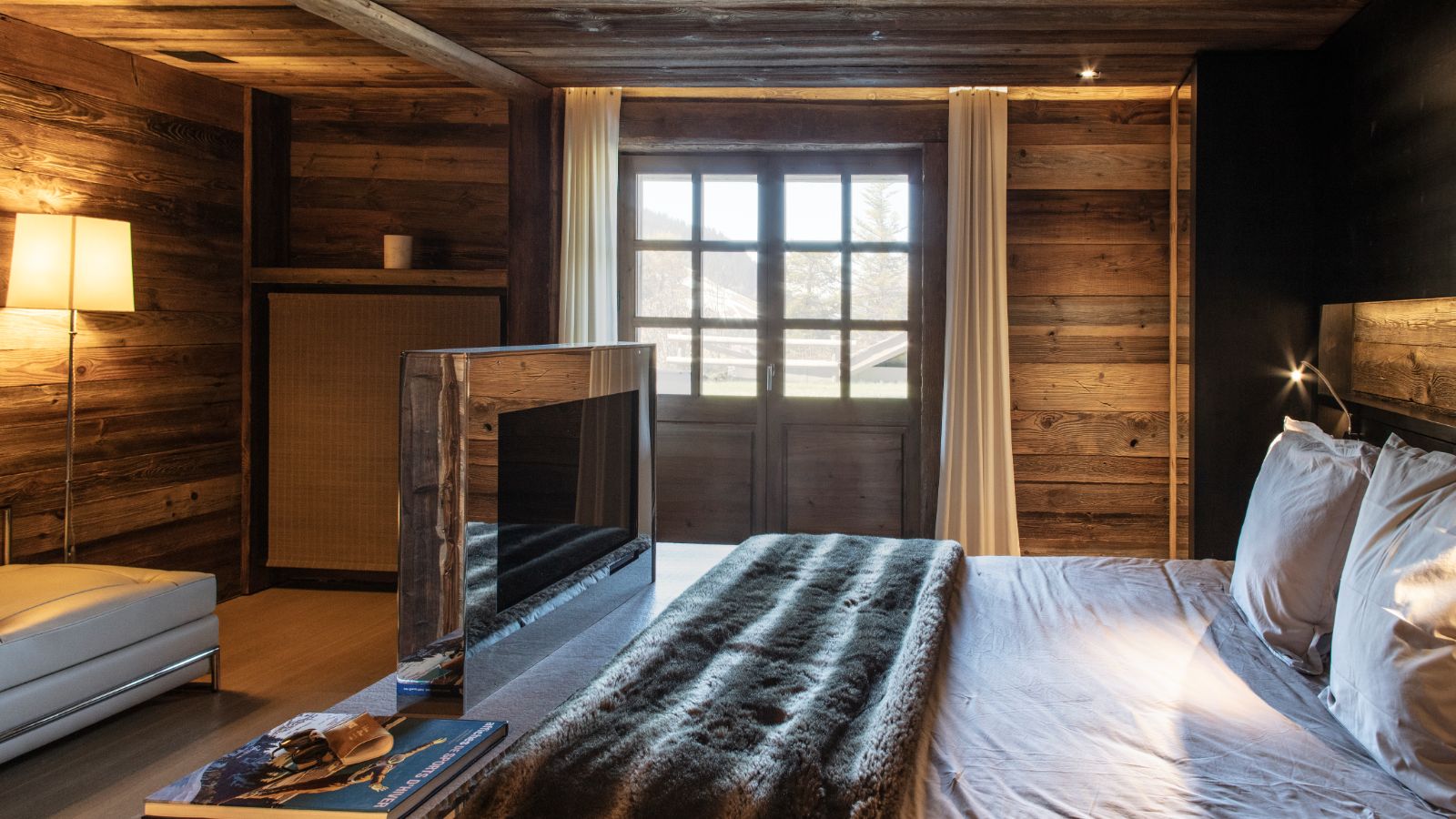 Luxury-Ski-Chalet- Megeve-Le Chalet Cry-Bedroom 2-Oxford-Ski.jpg