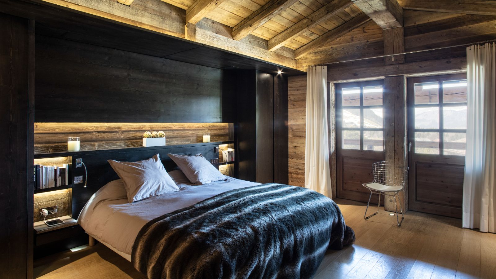Luxury-Ski-Chalet- Megeve-Le Chalet Cry-Bedroom 3-Oxford-Ski.jpg