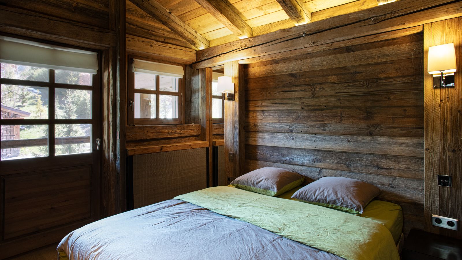 Luxury-Ski-Chalet- Megeve-Le Chalet Cry-Bedroom 4-Oxford-Ski.jpg