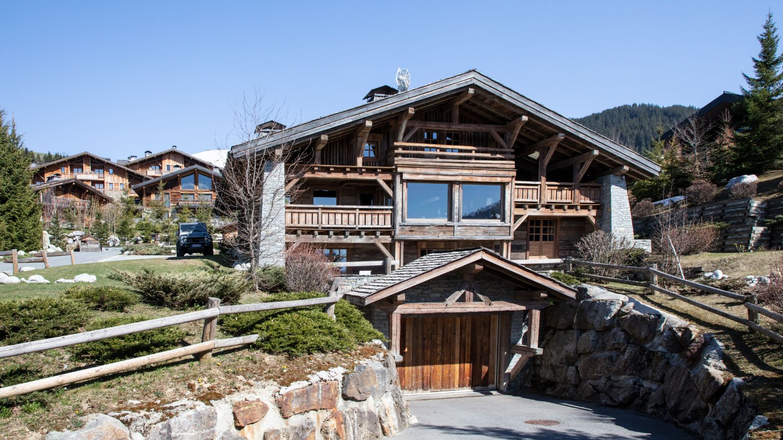 Luxury-Ski-Chalet- Megeve-Le Chalet Cry-Exterior Front-Oxford-Ski.jpg