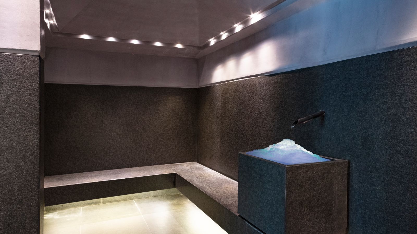 Luxury-Ski-Chalet- Megeve-Le Chalet Cry-Sauna-Oxford-Ski.jpg