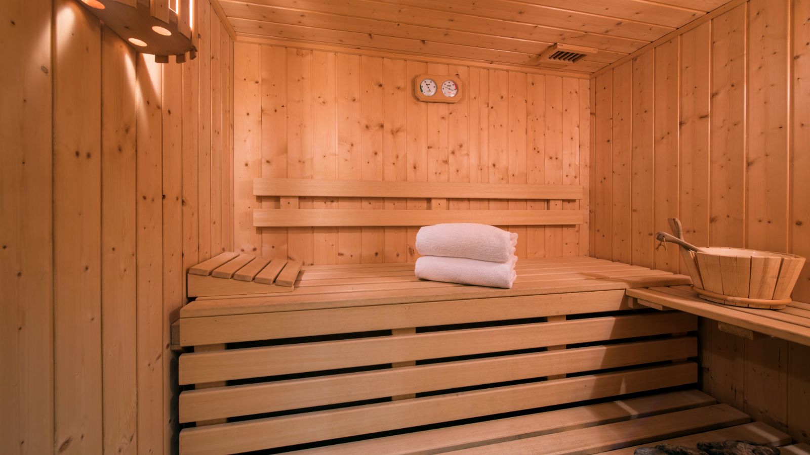 luxury-ski-chalets-verbier-fleur-de-lin-oxford-ski-sauna.jpg