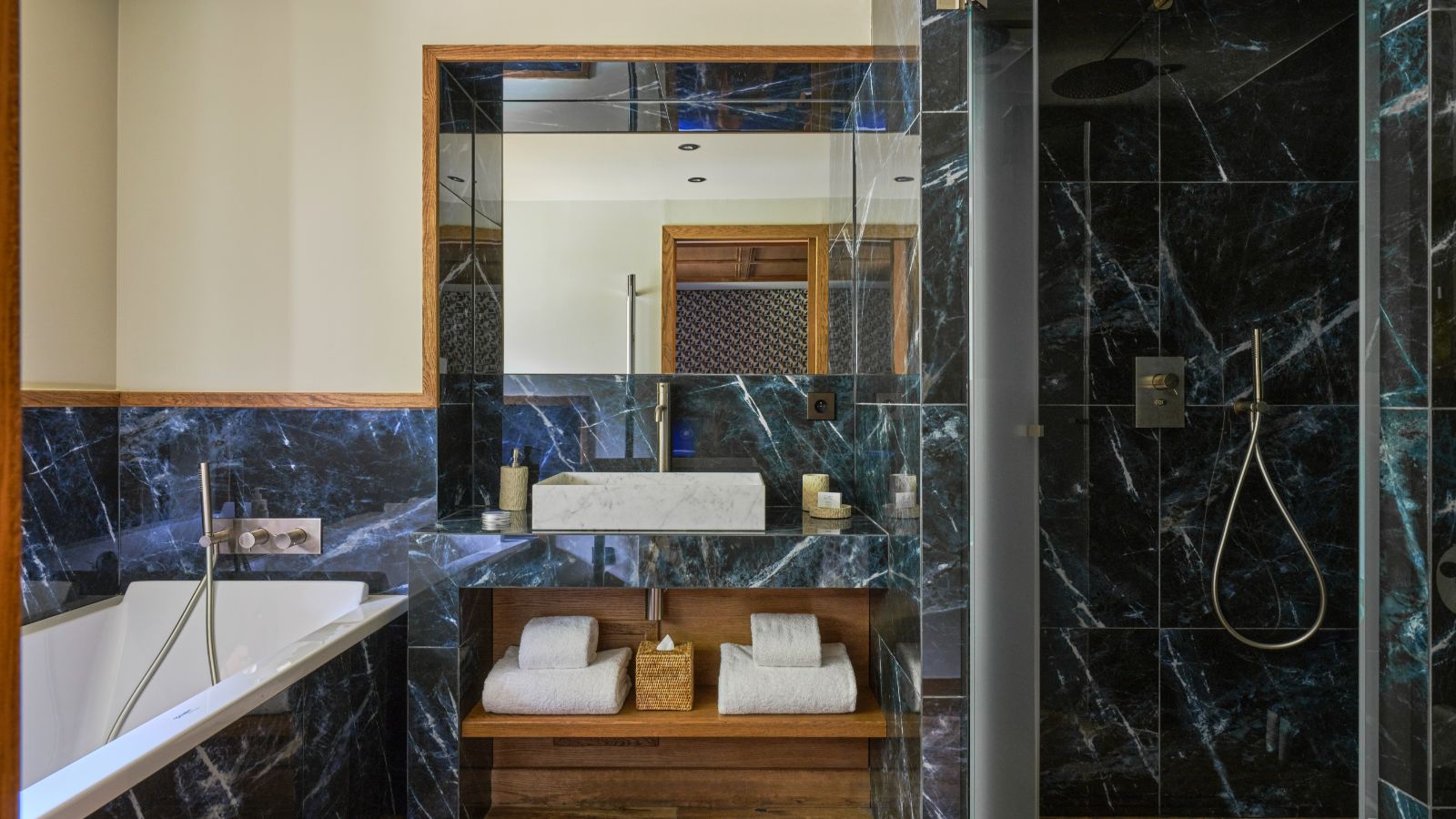 Luxury-Ski-Chalet-Megève-Le Chalet Le Molitor-Bathroom 3-Oxford Ski.jpg