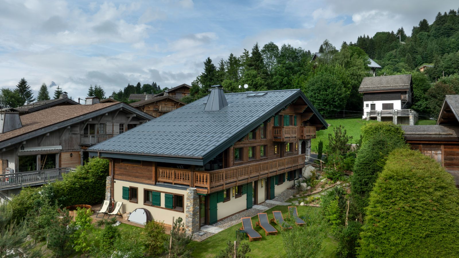 Luxury-Ski-Chalet-Megève-Le Chalet Le Molitor-Exterior-Oxford Ski.jpg