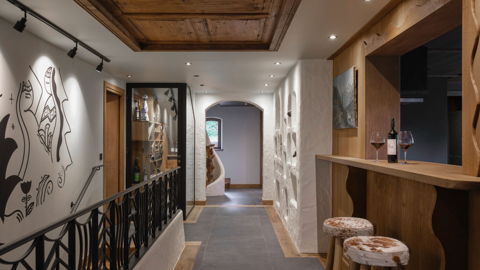 Luxury-Ski-Chalet-Megève-Le Chalet Le Molitor-Landing-Oxford Ski.jpg